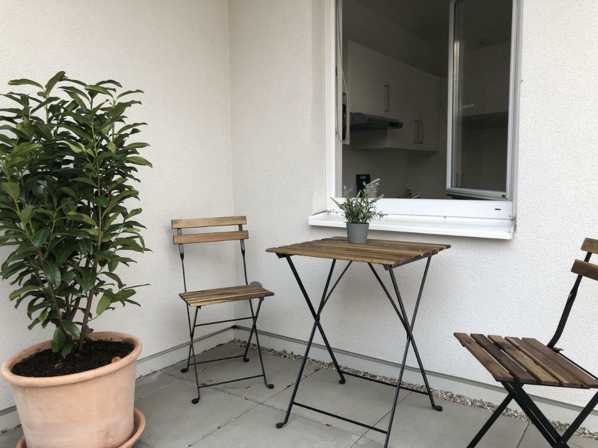 Apartment High 5 *